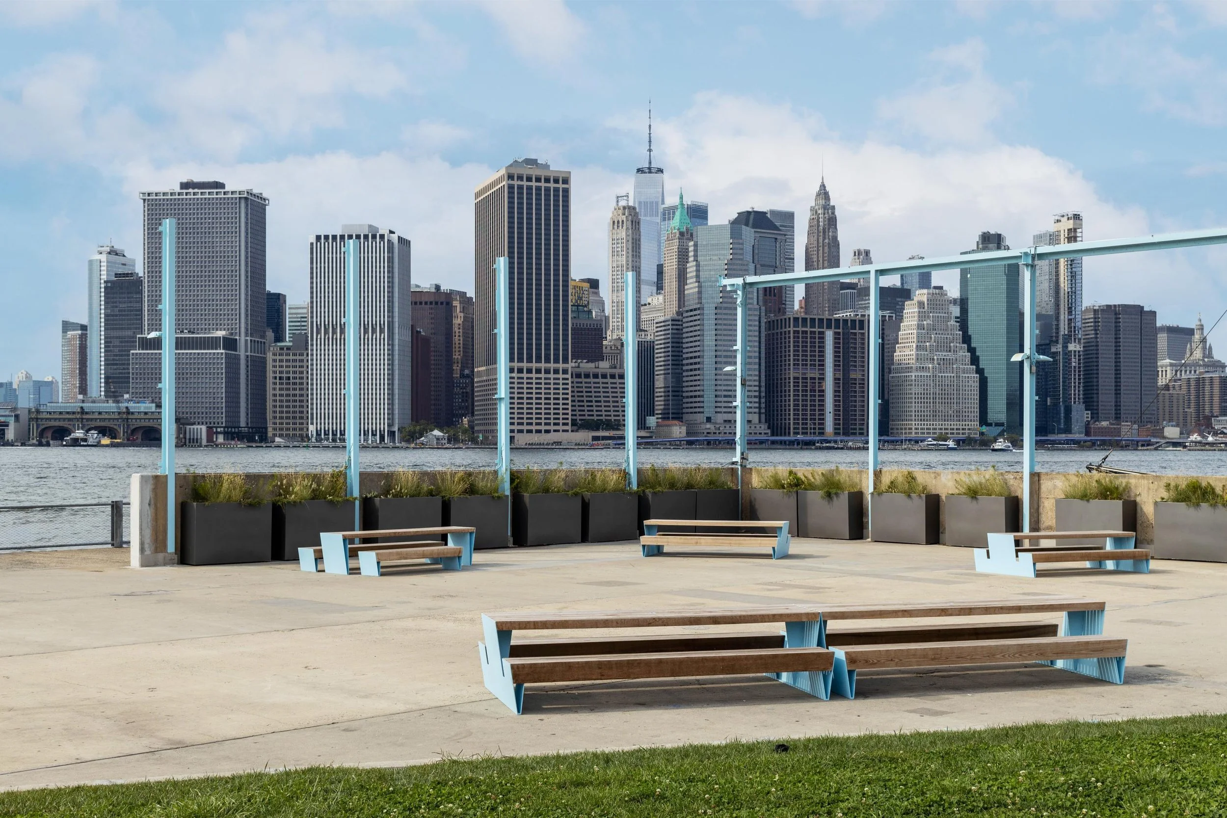 【 BROOKLYN OUTDOOR COMPANY】 Pier 6 at Brooklyn Bridge Park - Brooklyn, NY | PureModern